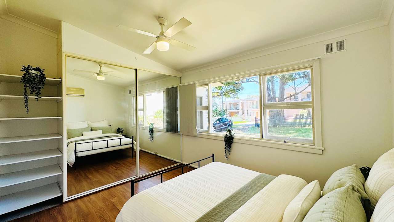 Furnished room in a share house