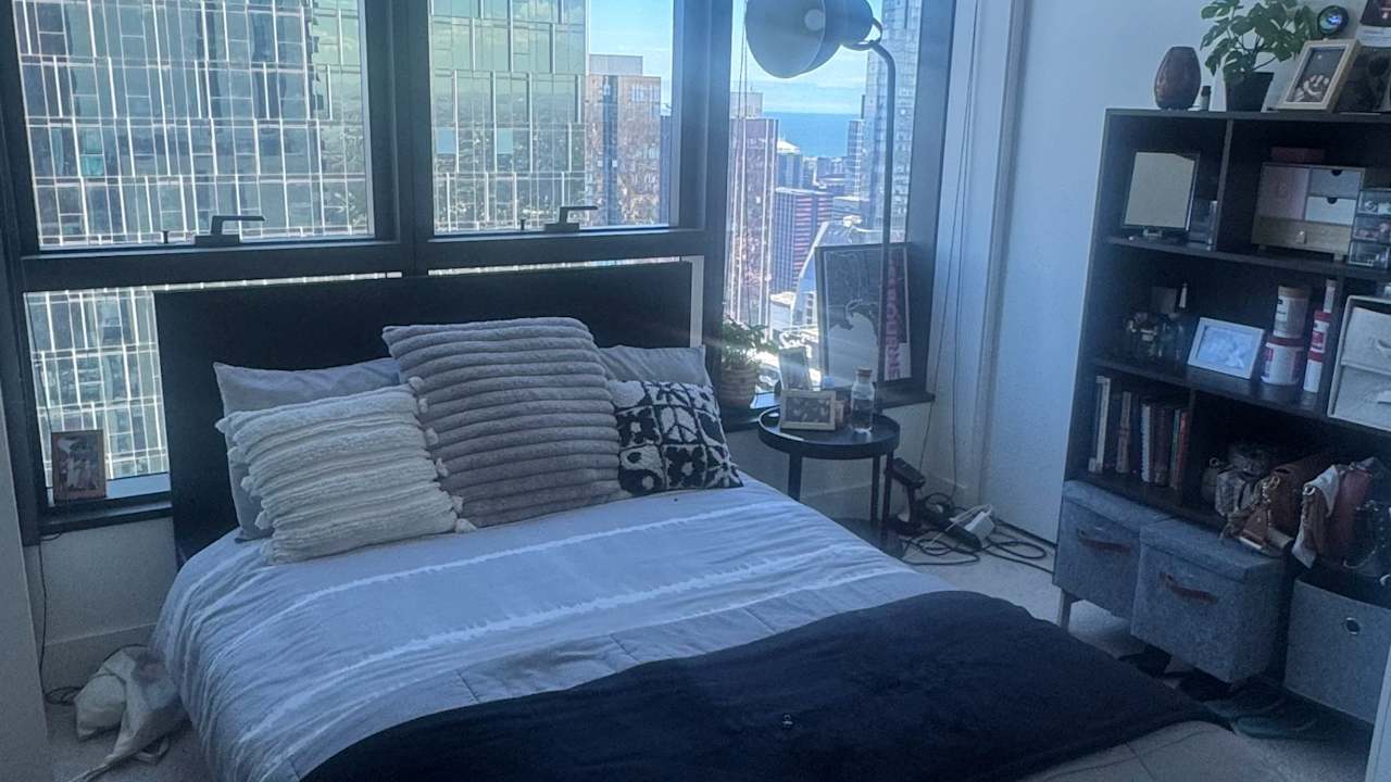 Furnished room with ensuite in a flatshare