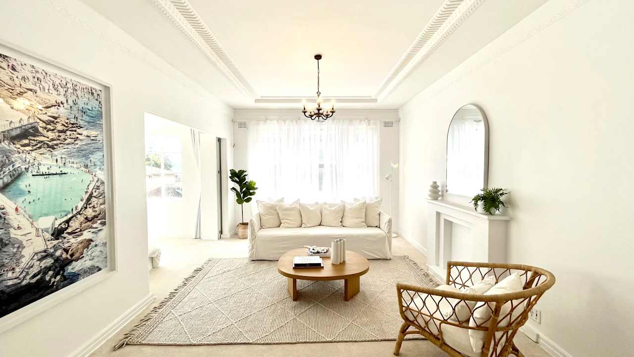 Furnished room in a flatshare