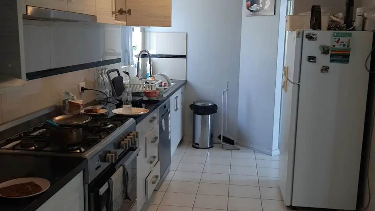 Furnished room in a share house