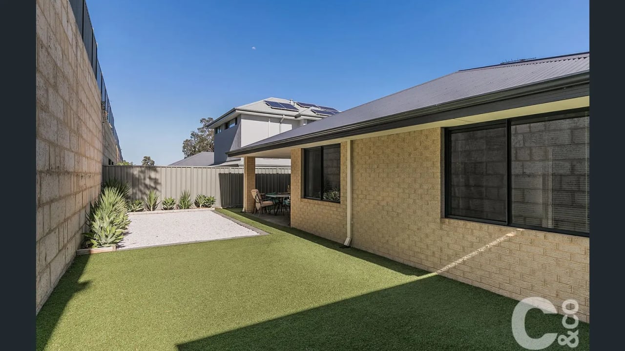 Room in a share house