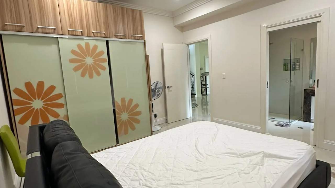 Furnished room with ensuite in a share house