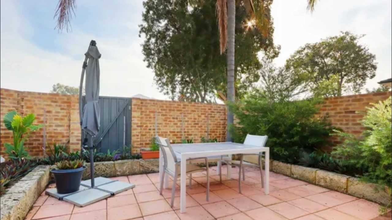 Whole property with 3 rooms for rent