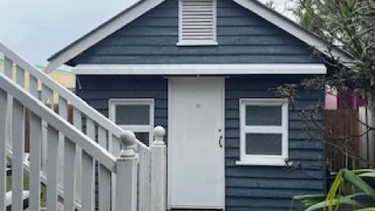 Furnished room studio flat for rent