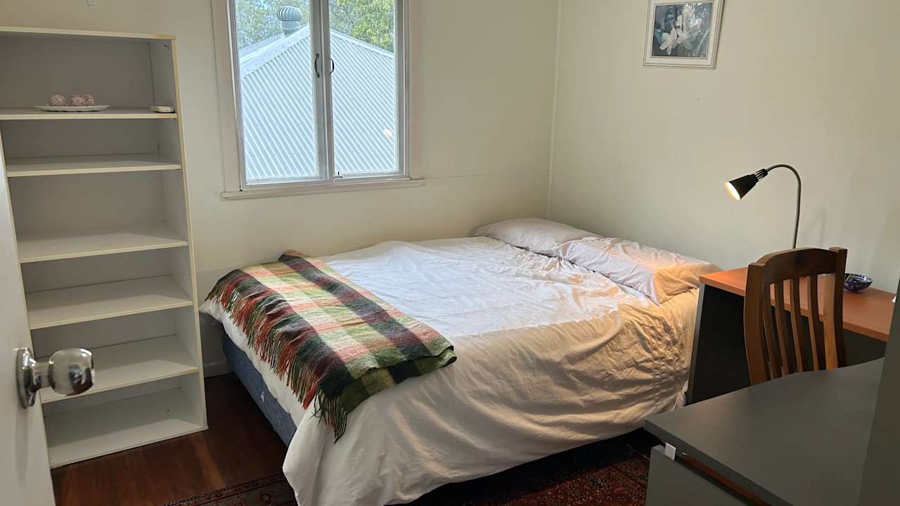Room in a share house