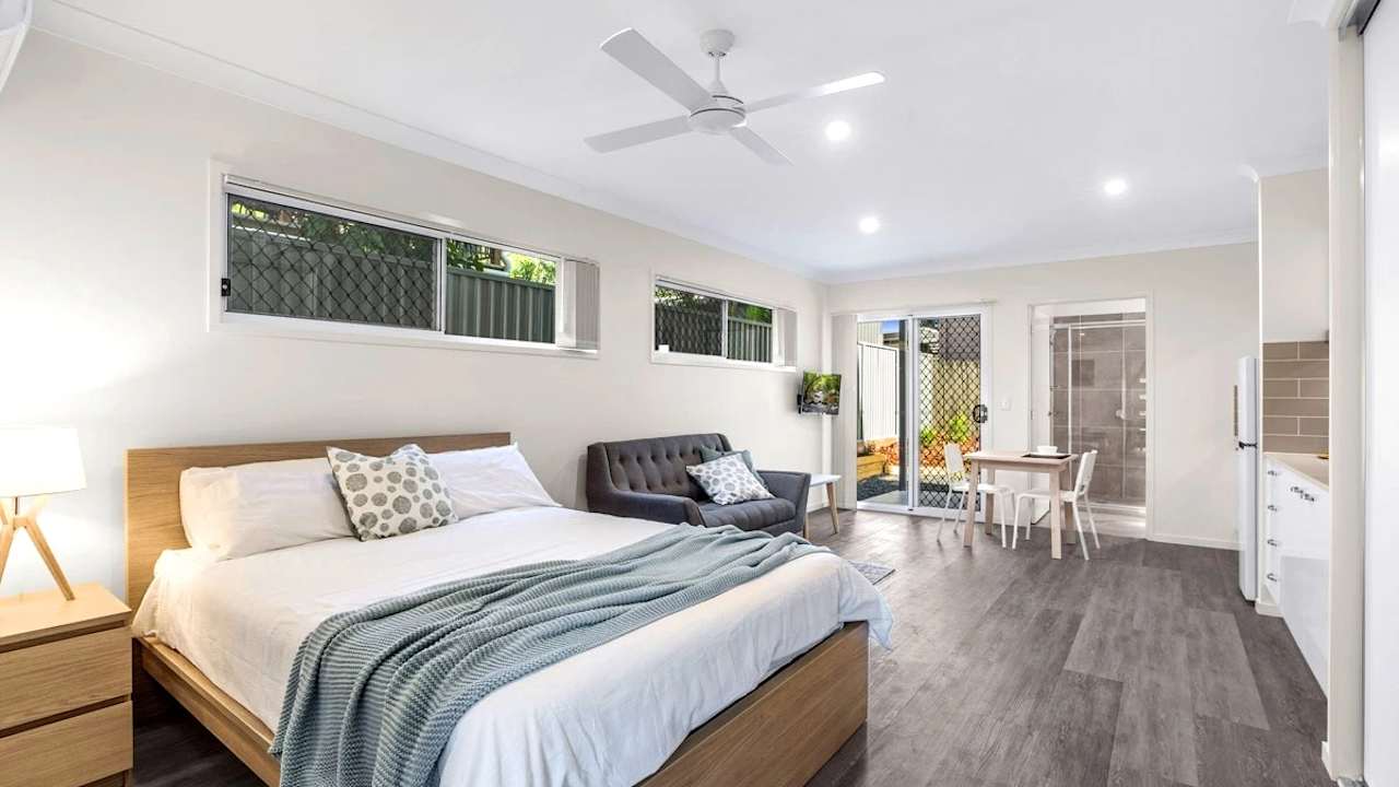 Furnished room studio flat for rent