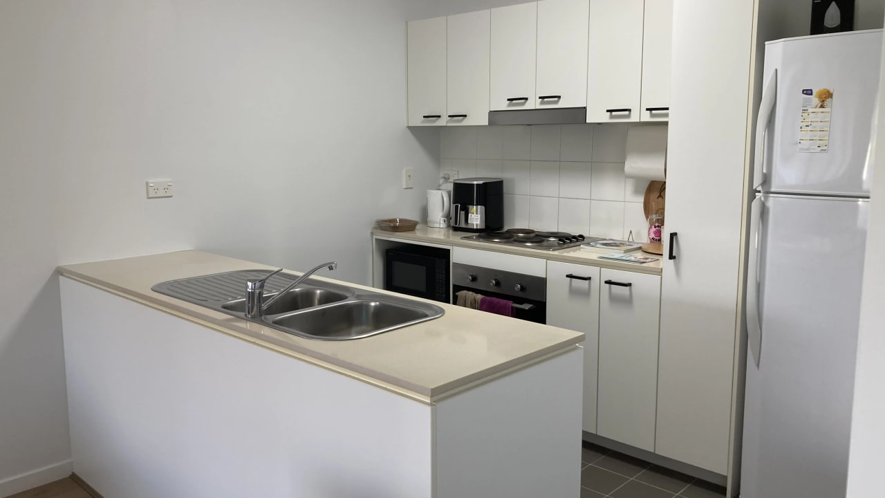 Unfurnished room with ensuite in a flatshare