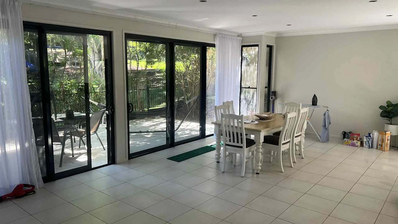 Room in a share house