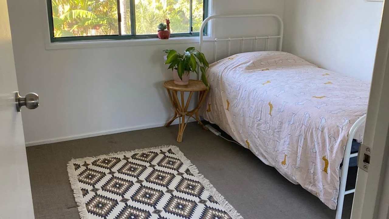 Furnished room in a share house