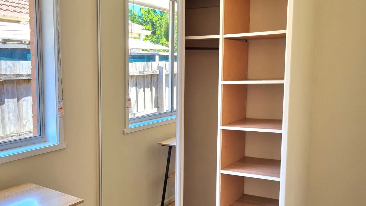 Furnished room in a share house