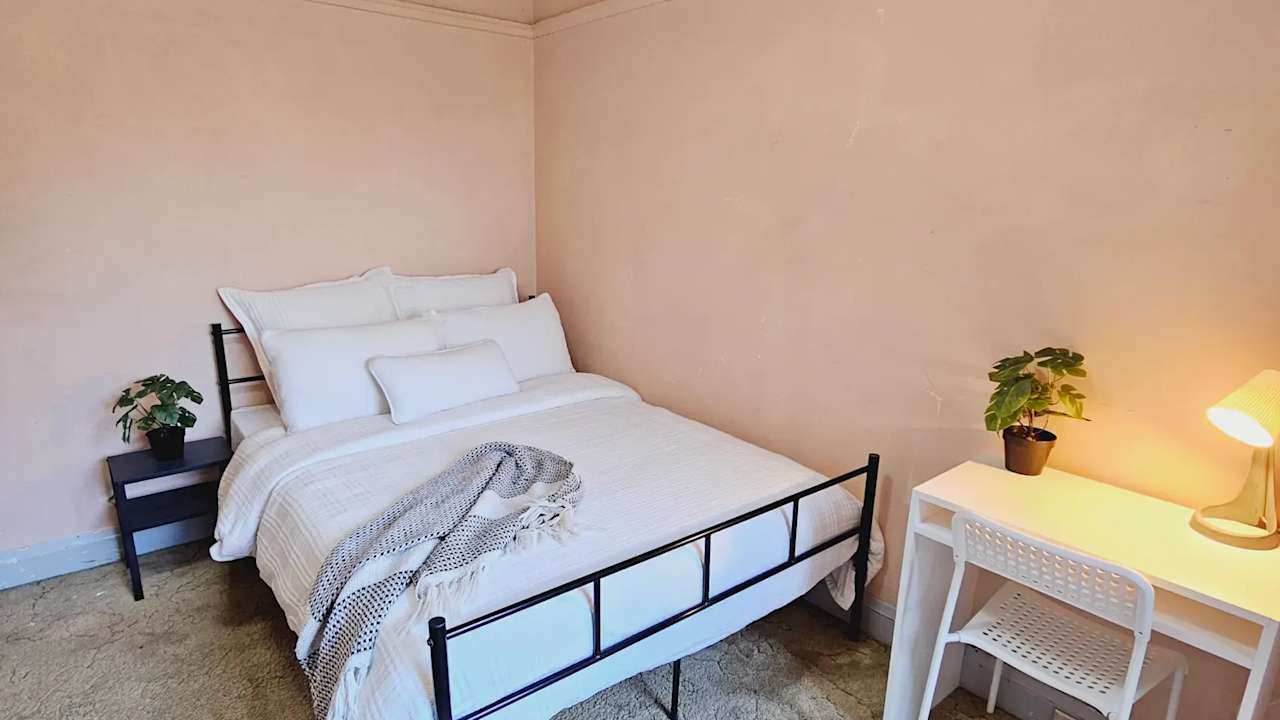 Furnished room in a share house