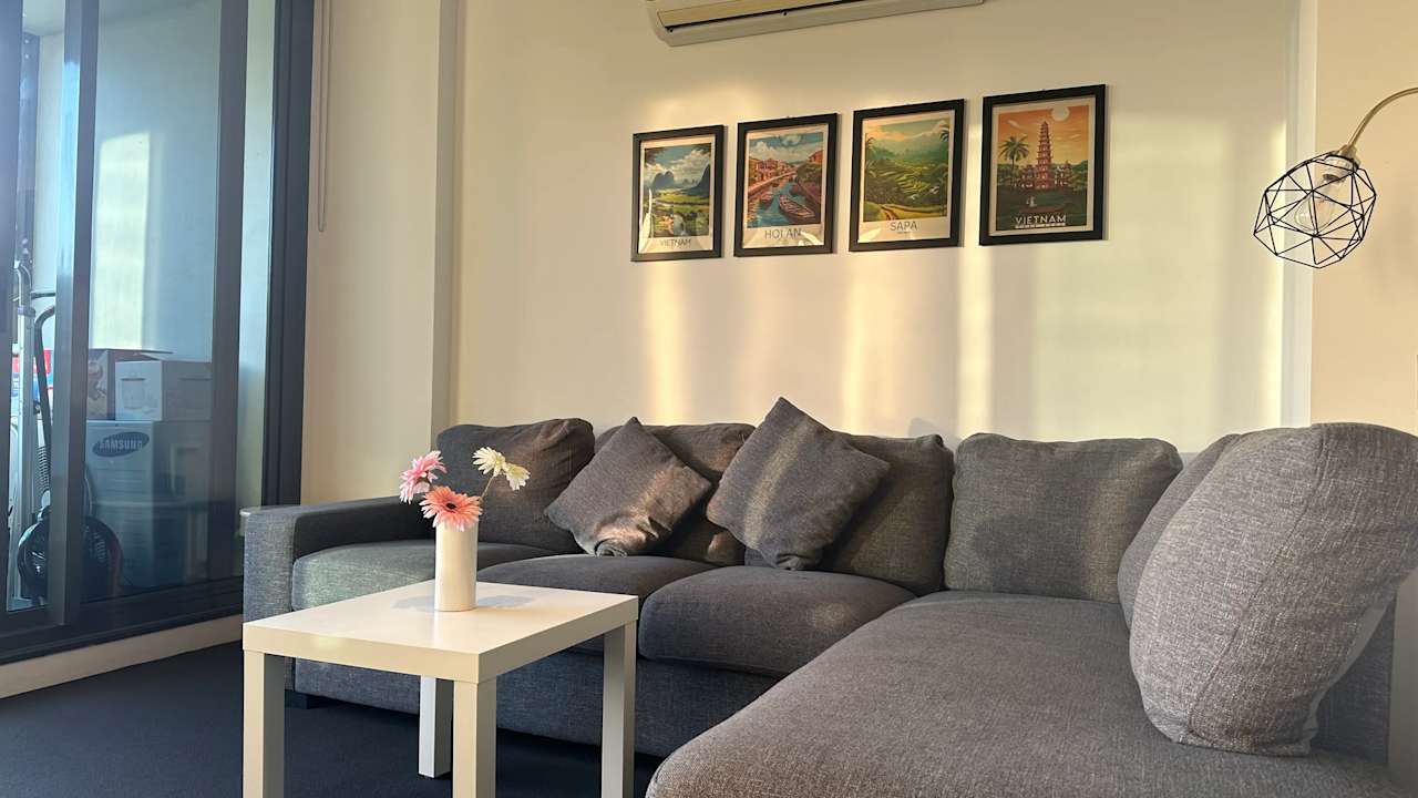 Furnished room with ensuite in a flatshare