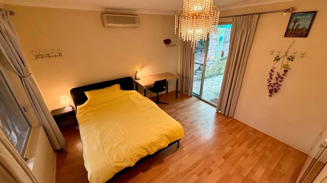 Room in a share house