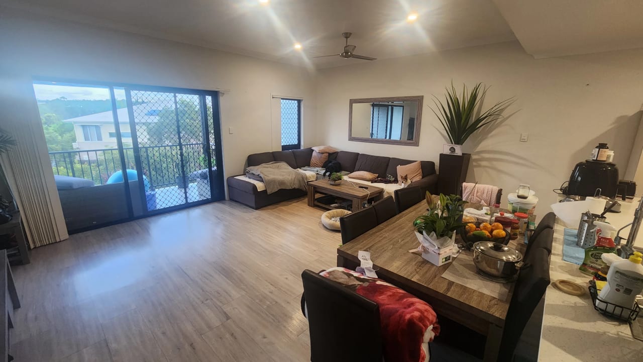 Furnished room in a flatshare
