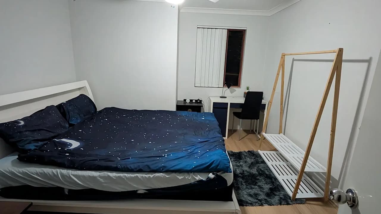 Furnished room in a flatshare