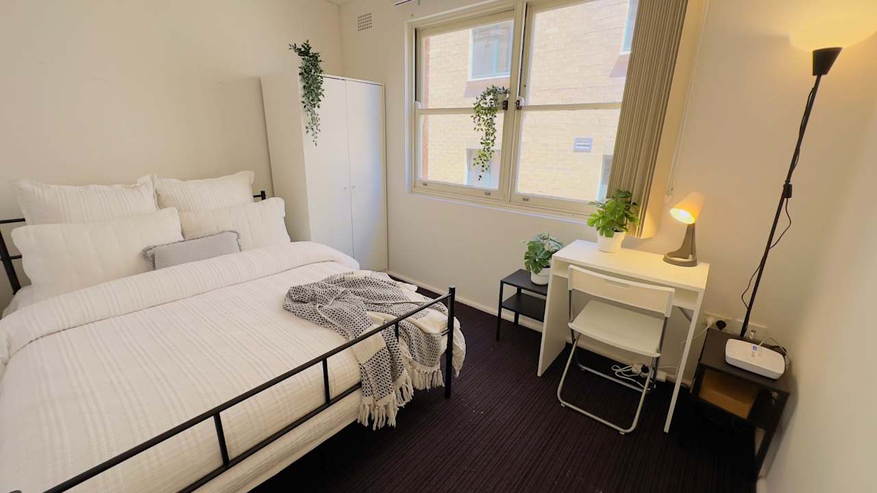 Furnished room in a flatshare
