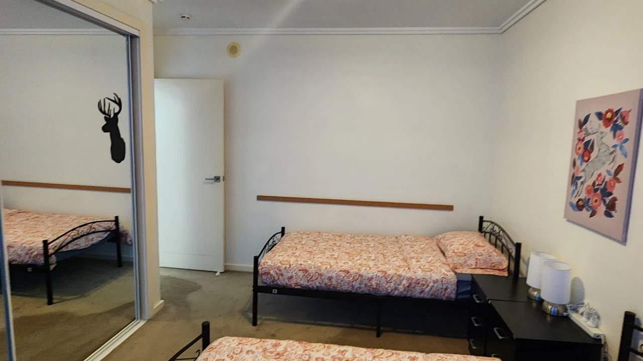 Furnished room with ensuite in a flatshare