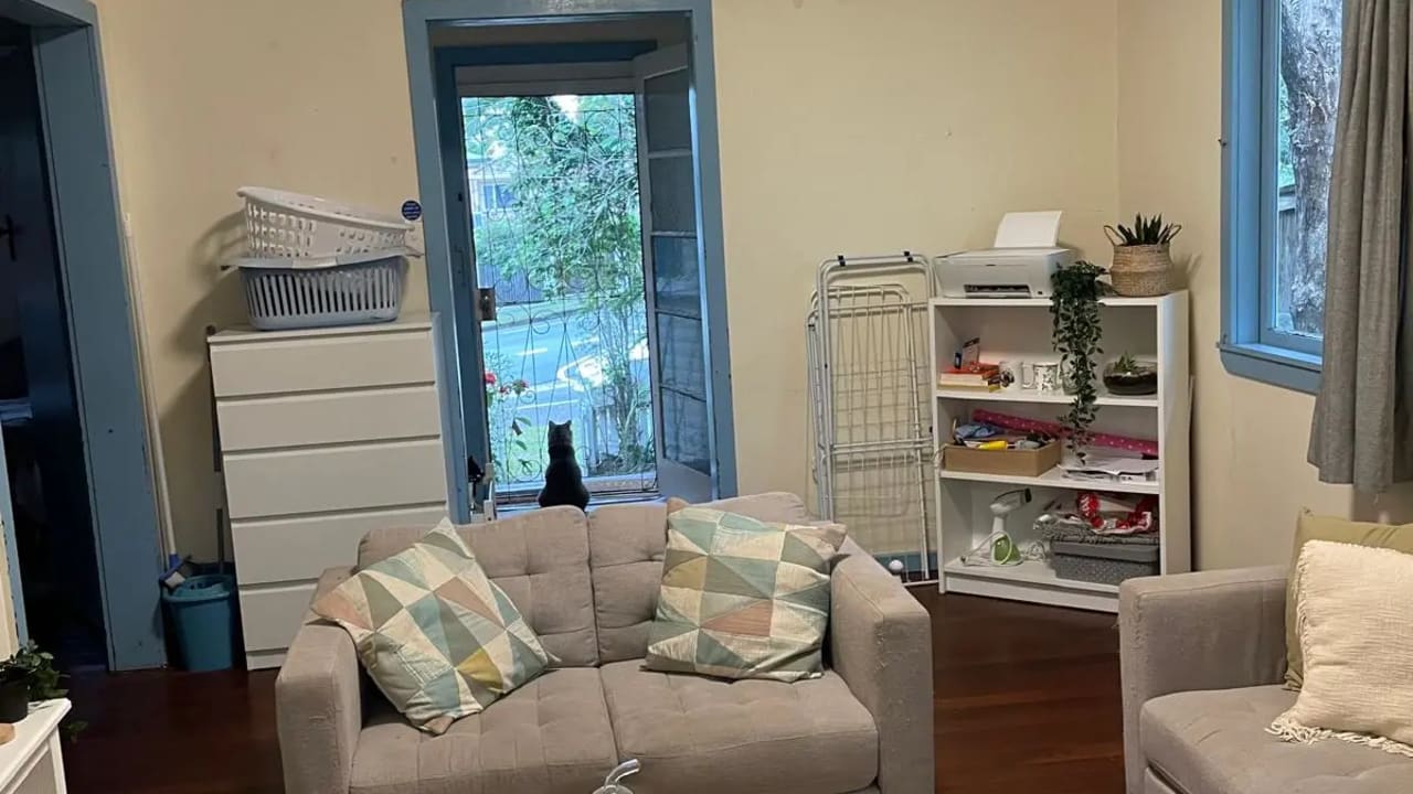 Furnished room in a share house