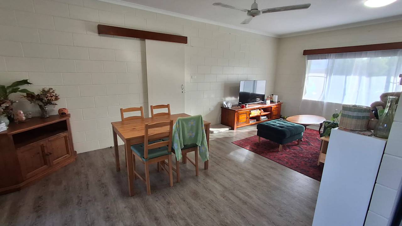 Room in a share house
