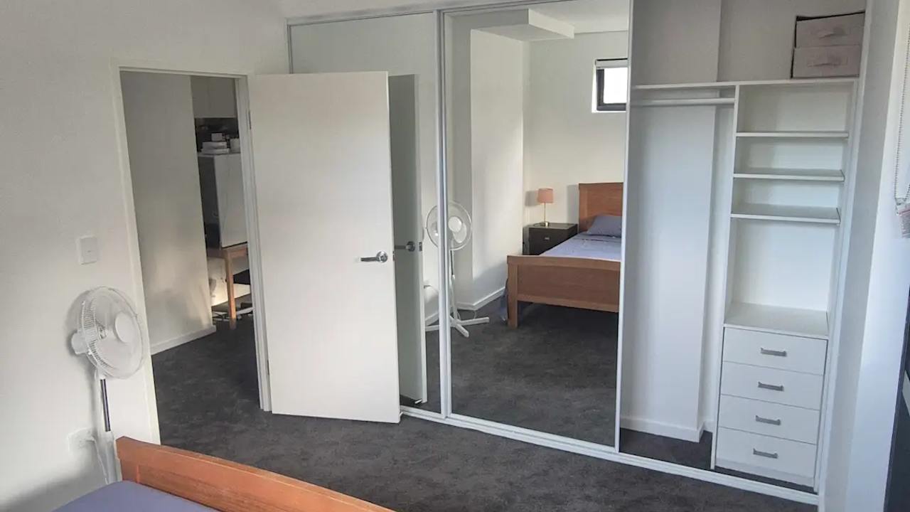 Furnished room in a flatshare