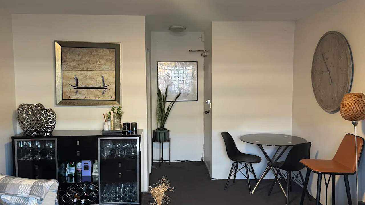 Furnished room in a flatshare