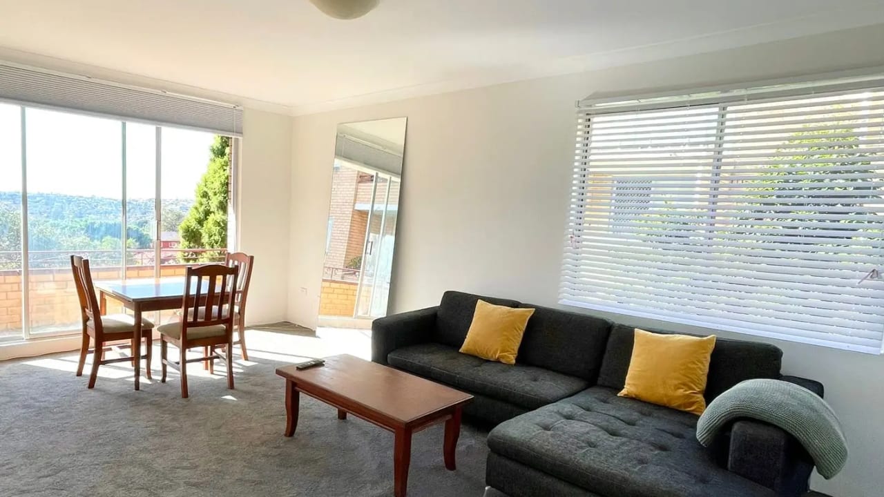 Furnished room in a flatshare
