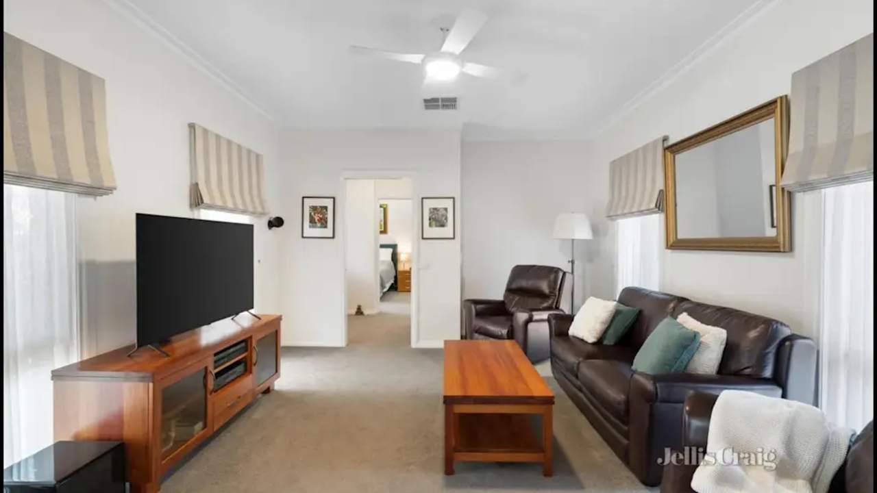 Room in a share house