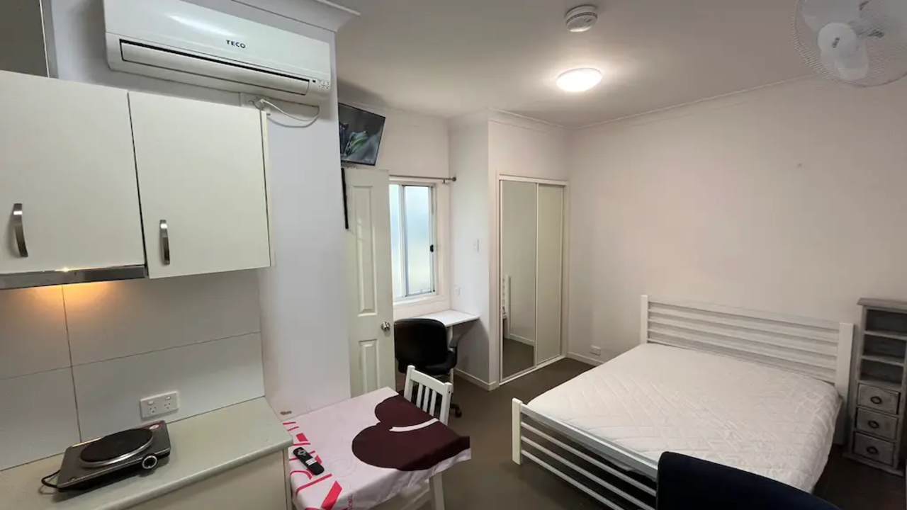 Furnished room studio flat for rent