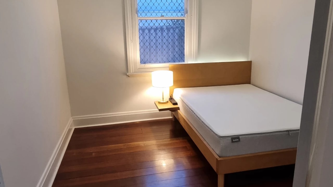 Room in a share house