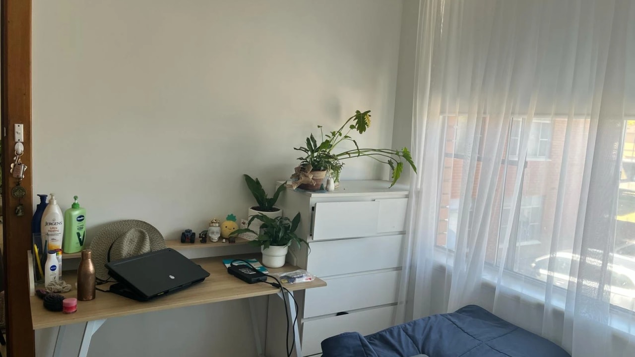 Furnished room in a flatshare