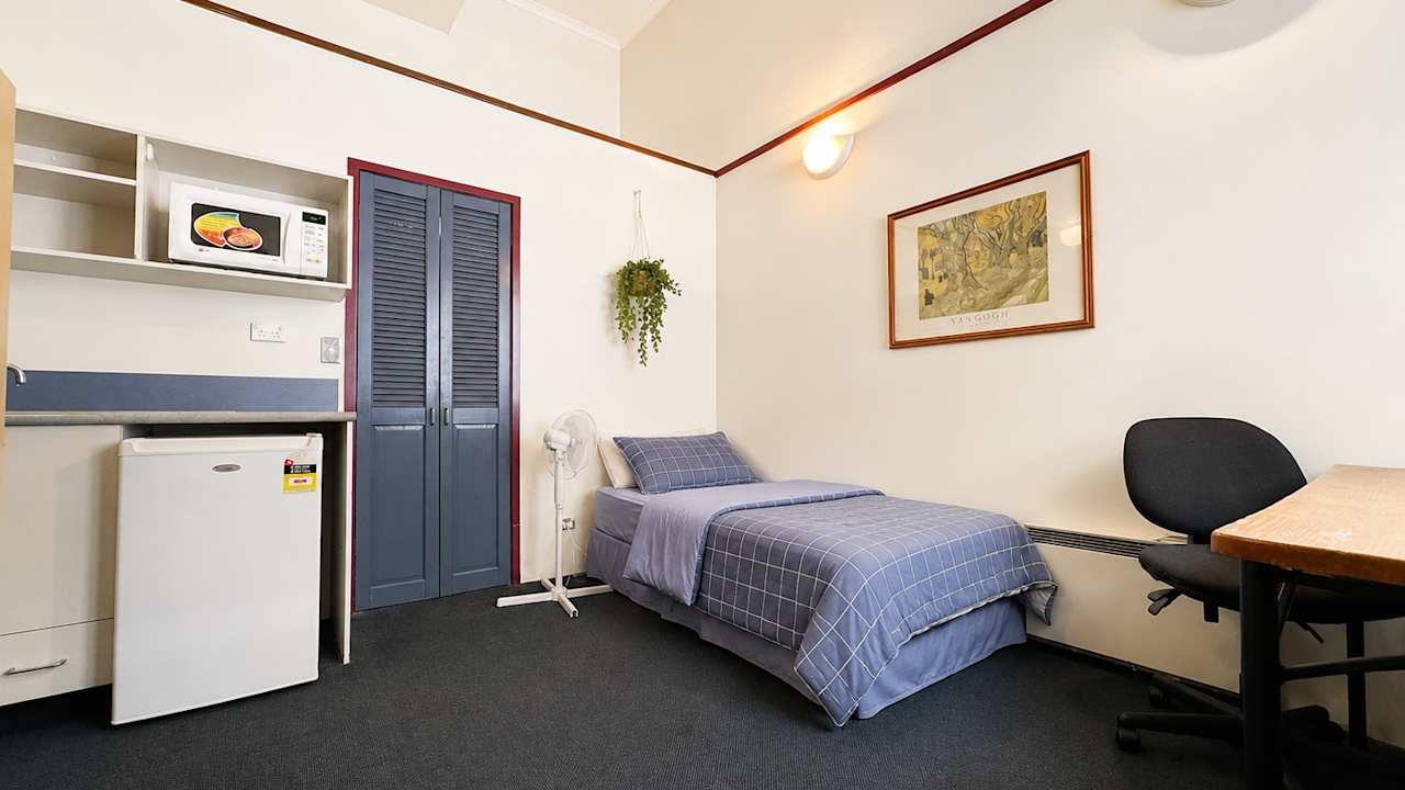 Furnished room studio flat for rent