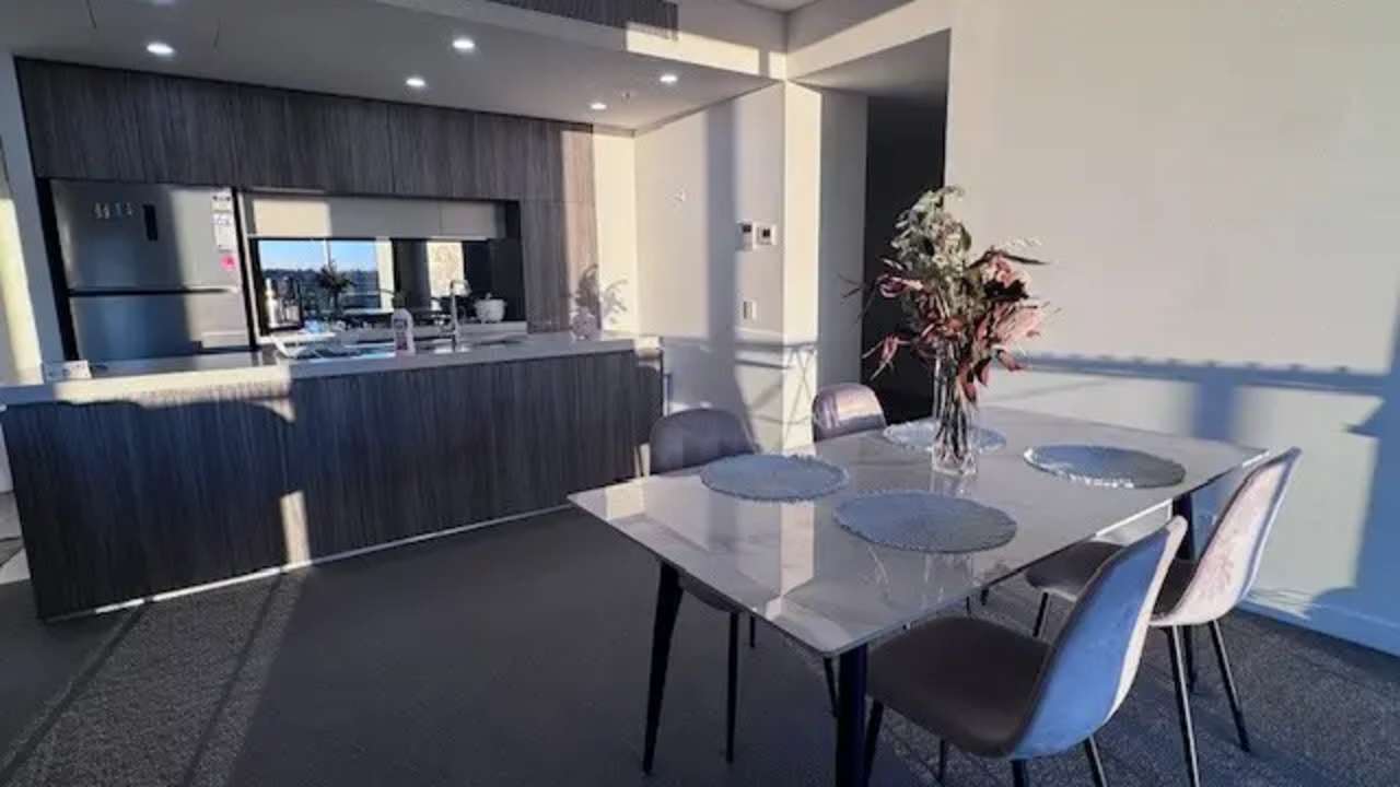 Furnished room with ensuite in a flatshare