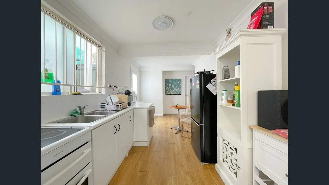 Furnished room in a share house