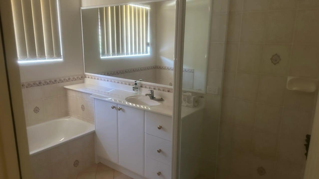 Room in a share house