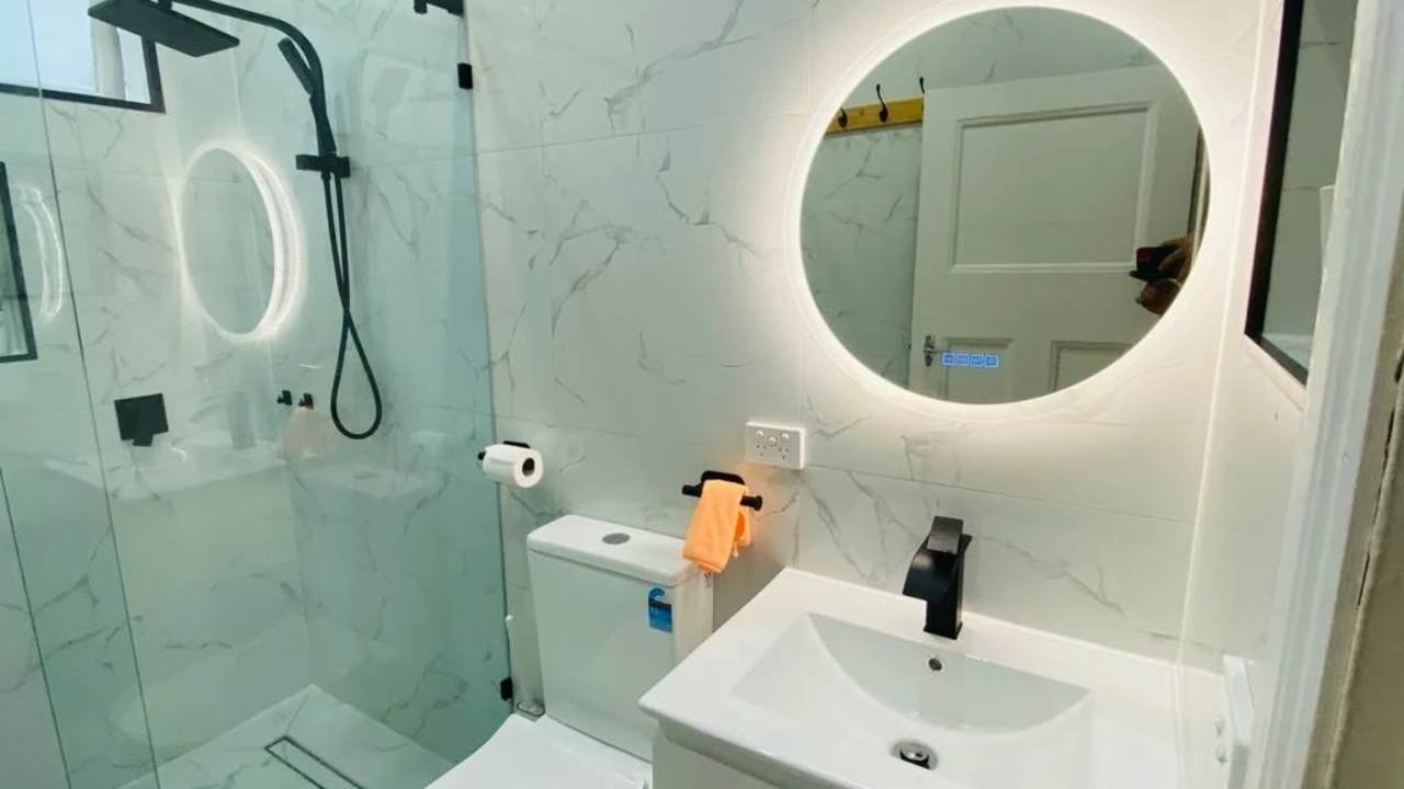 Whole property with 3 rooms for rent