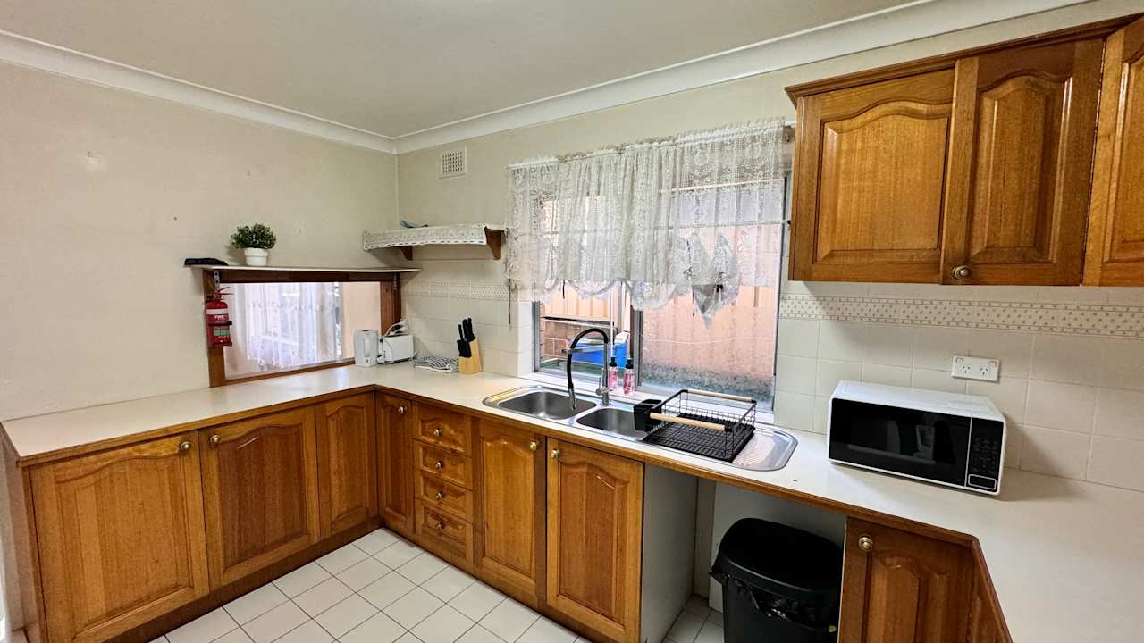 Furnished room in a share house