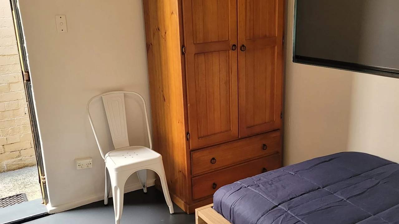 Furnished room in a flatshare