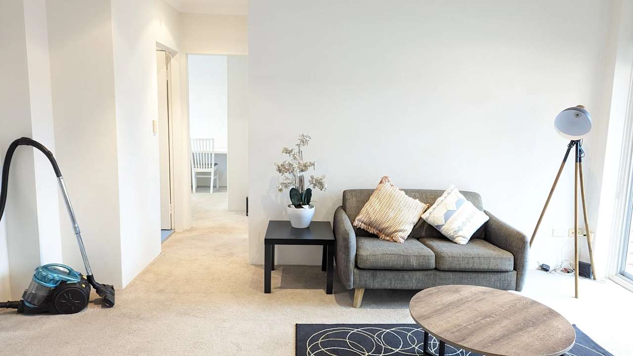 Furnished room in a flatshare