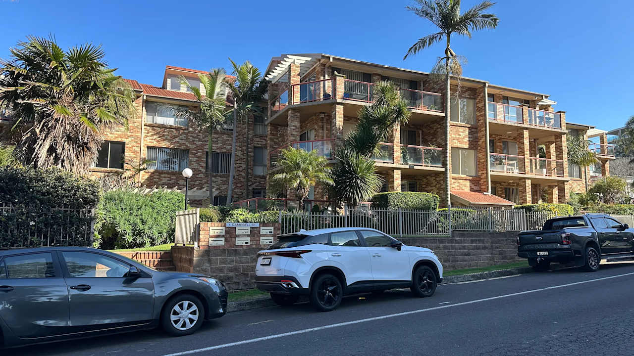 Unfurnished room in a flatshare