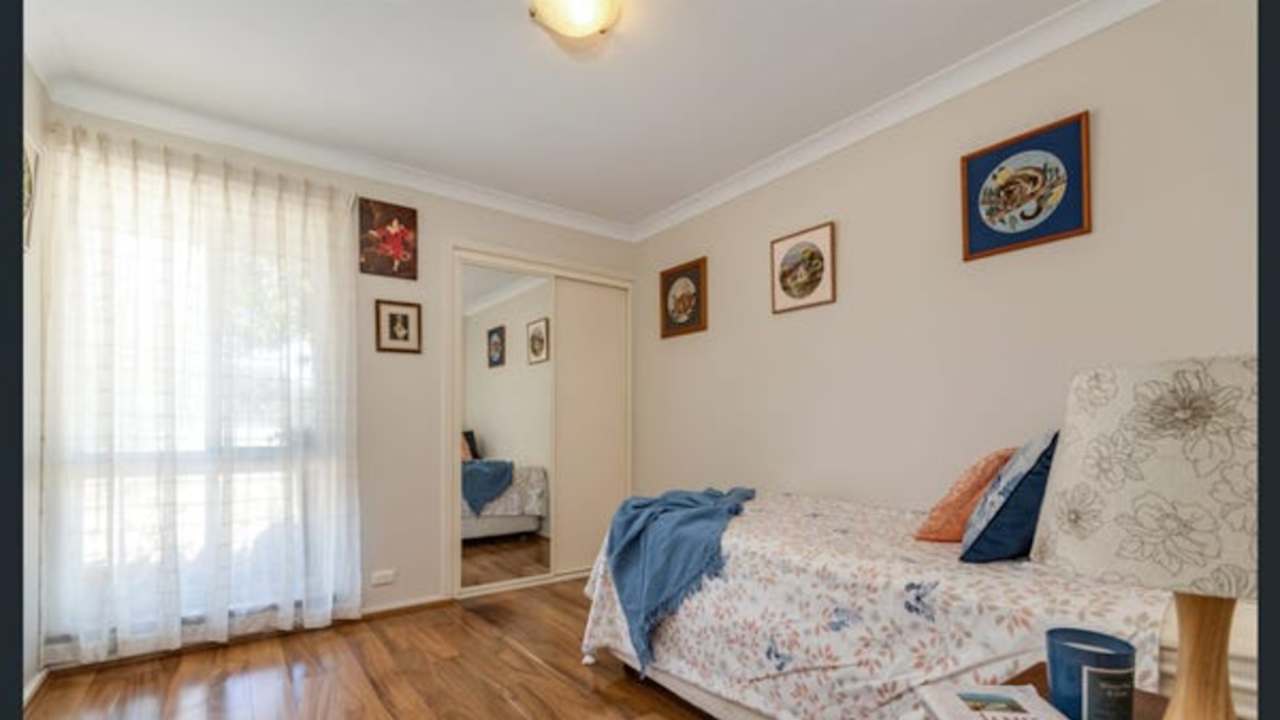 Room in a share house