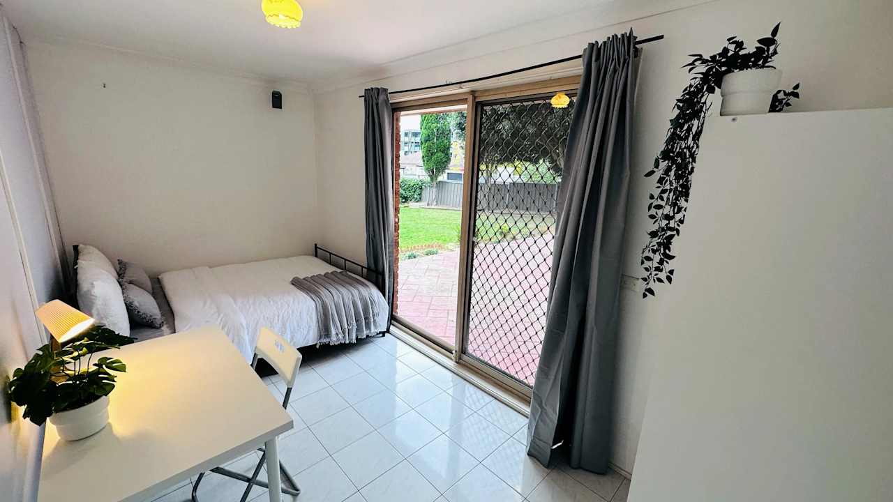 Furnished room in a share house