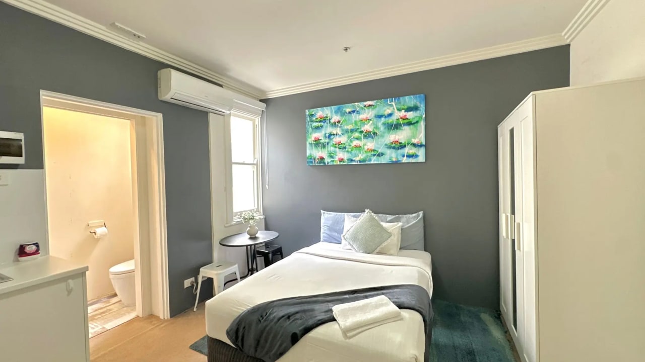 Furnished room with own bathroom