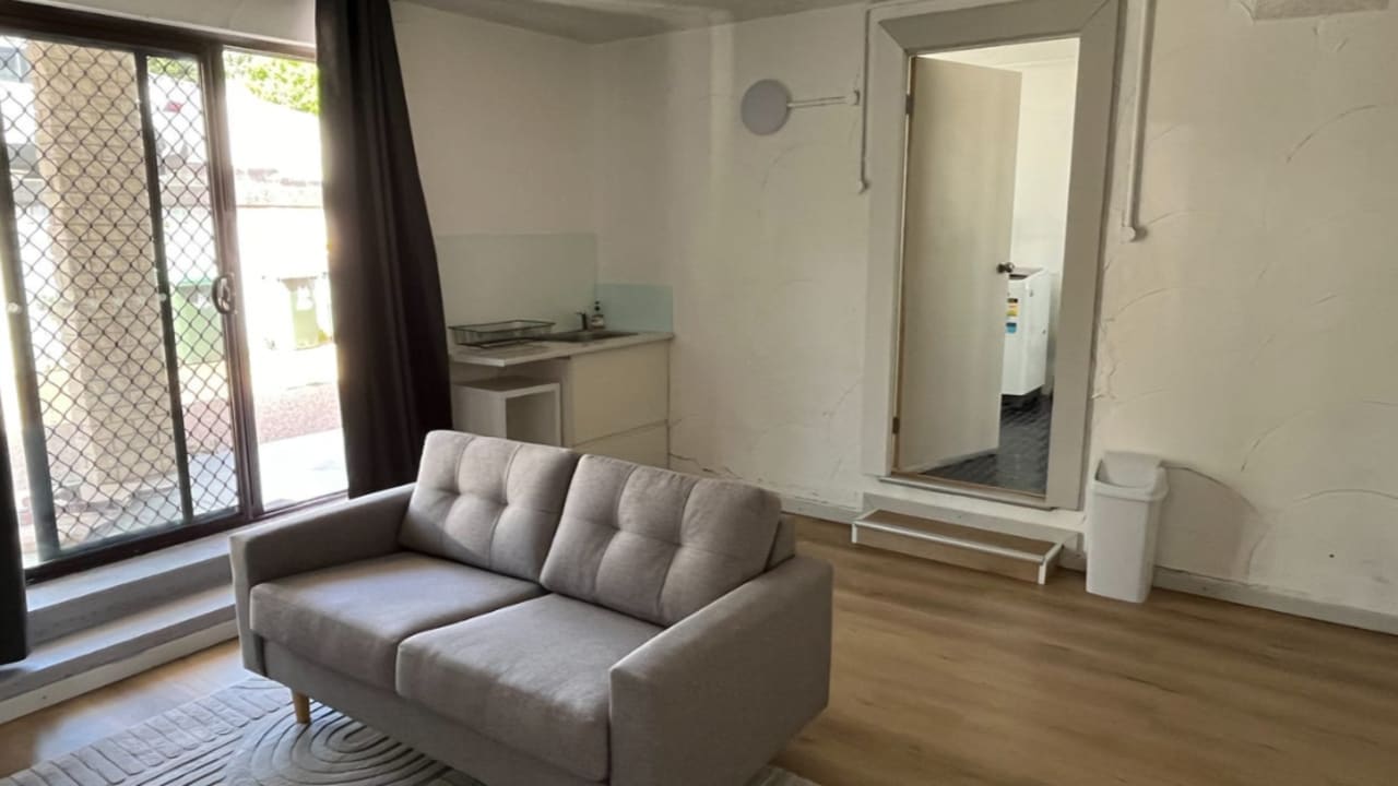 Whole property with 3 rooms for rent