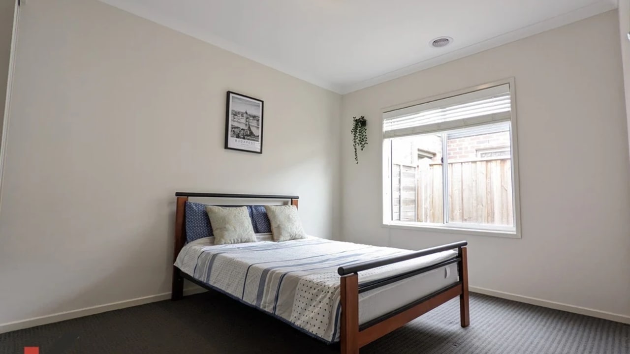 Room in a share house