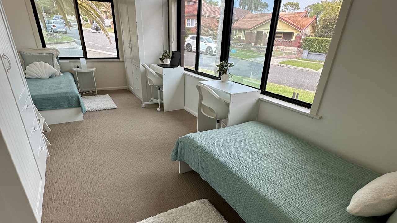 Furnished room in a share house