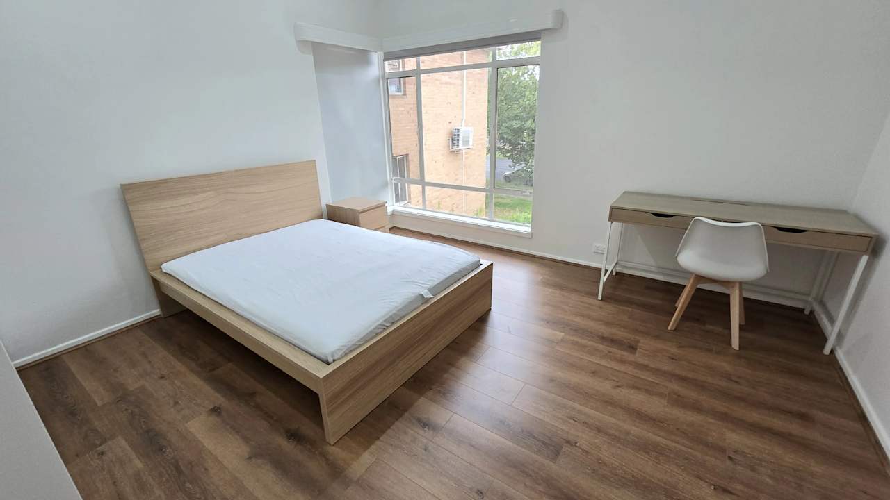 Furnished room in a flatshare
