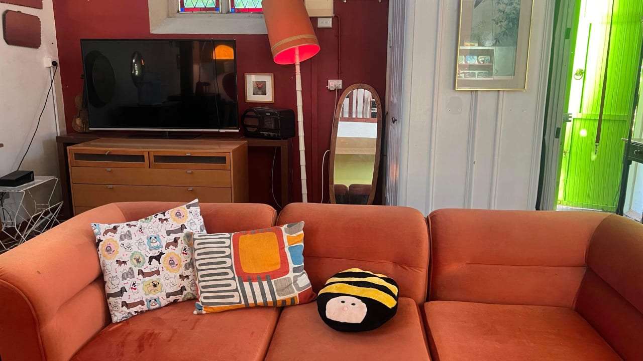 Whole property with 2 rooms for rent