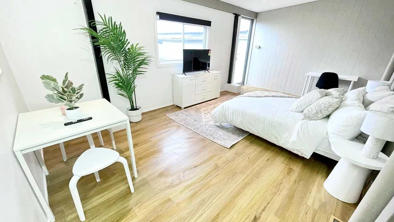 Room studio flat for rent