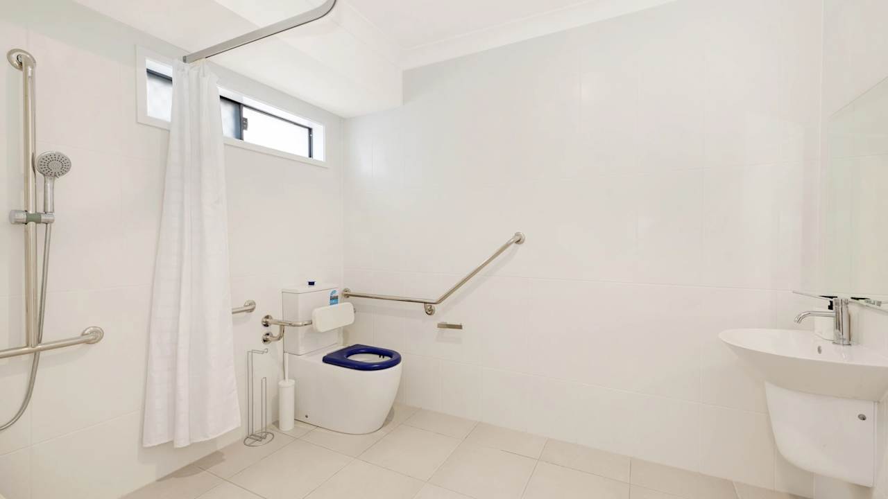 Furnished room with own bathroom