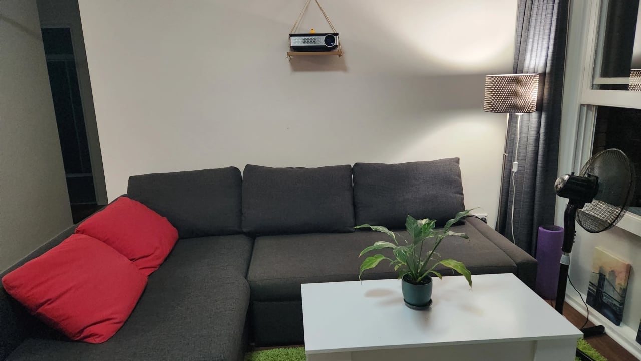 Furnished room in a flatshare